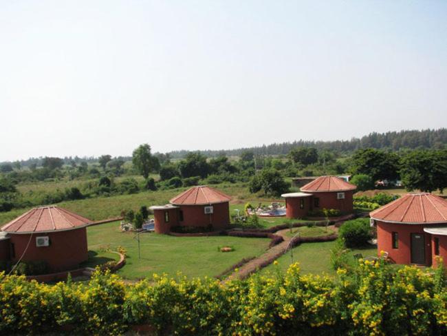Aum Health Resort Vadodara Kültér fotó