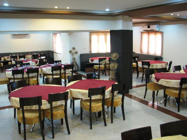 Aum Health Resort Vadodara Kültér fotó